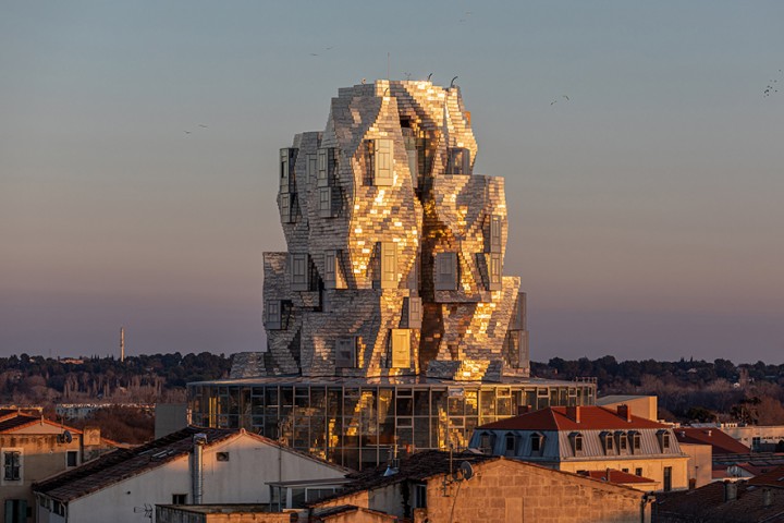 Frank Gehry'nin Tasarladığı Bükümlü Luma Arles Kulesi Haziranda Açılıyor