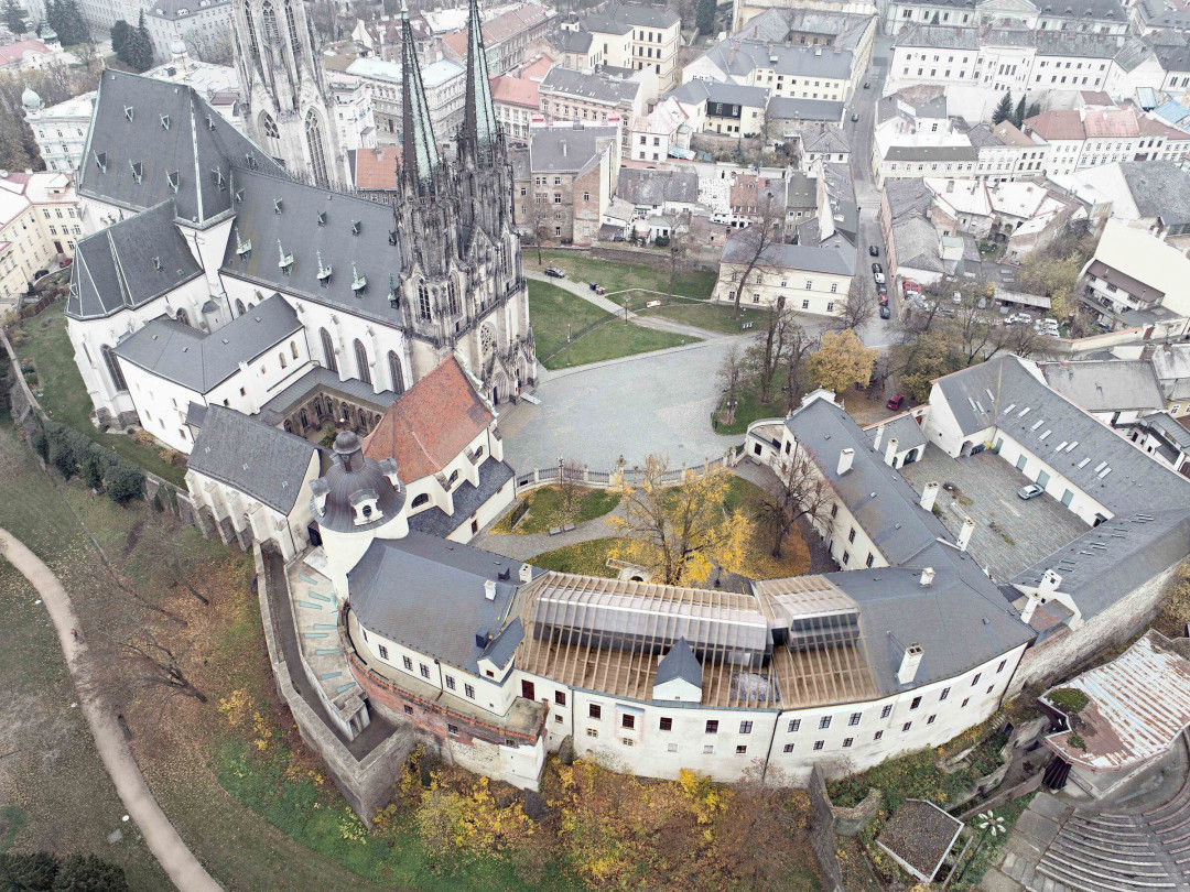Sürdürülebilir Olomouc Başpiskoposluk Müzesi'ne Yeni Galeri Alanının Eklenmesi