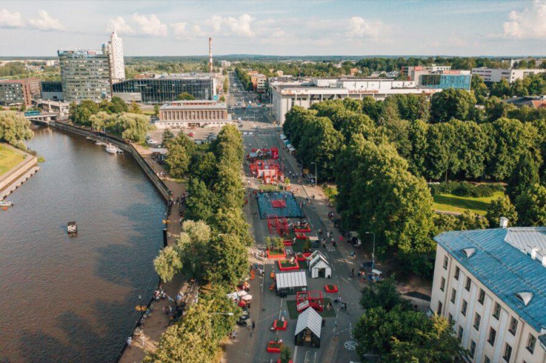 Estonya'da Bir Ana Cadde Arabalardan Arındırıldı
