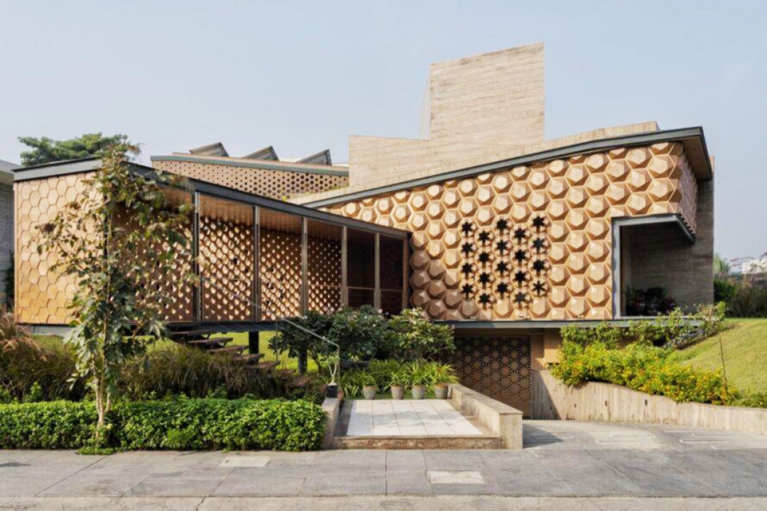 Bu Kovanın Açılıp kapanan Yeşil Bir Çatısı Var!