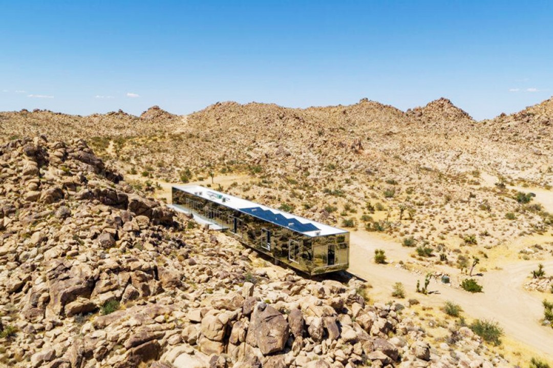 Invisible House: Kaliforniya Çöllerinde Sürdürülebilir Bir Serap