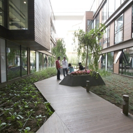 Rönesans Mecidiyeköy İş Merkezinin Bahçe Çatıları BTM Optigreen ile Yeşillendi