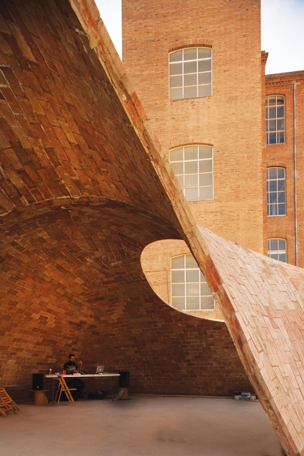 Bricktopia ​Düz Tuğlalar İle Kubbe İnşası