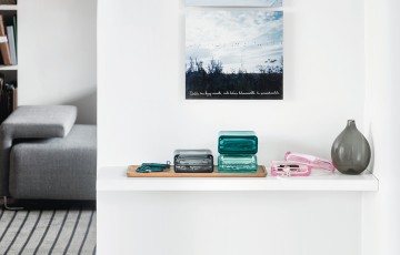 Camda Güçlü Renkler ve Şeffaf Formların Sihirbazı: Anu Penttinen