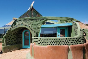 Doğanın Bir Parçası Gibi; Karaya Oturan Gemi EARTHSHIP’S - Karagemileri