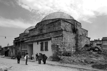​Koruma Mimarlığının Somut Örneği: Çinili Hamam – Zeyrek