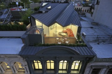 Tarihi Dokuyla Harmanlanan Heykelsi Form