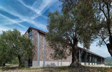 Endüstriyel Binanın Peyzajla Bağlanması: ''Angelos Organik Zeytinyağı Tesisi''