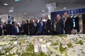 Beyoğlu Standına Çevre ve Şehircilik Bakanından Ziyaret