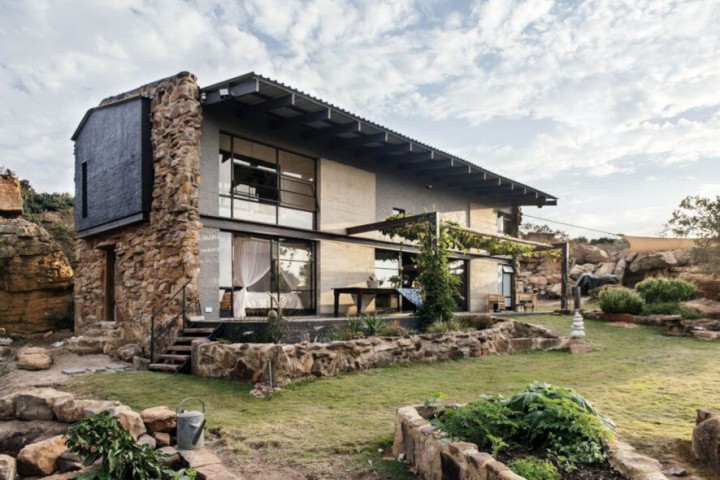 Sağlıklı Yaşam ve Doğayı Destekleyen Küçük Ev