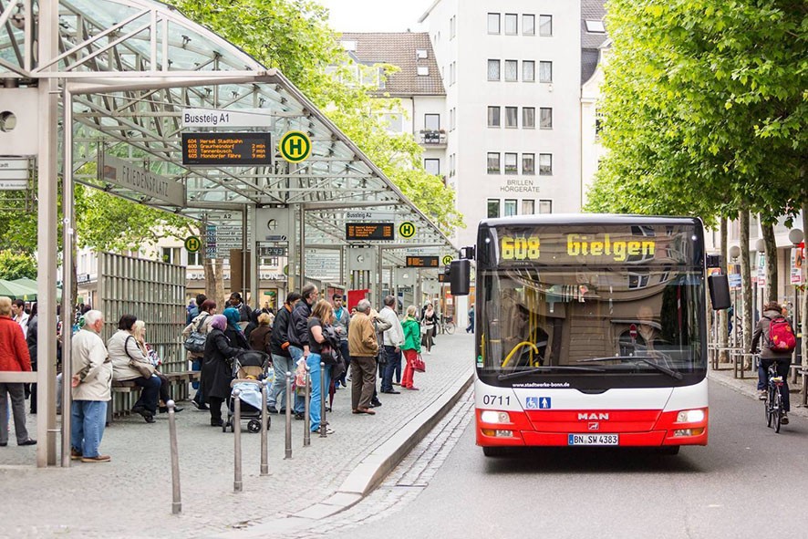 şehirlerde otobüs ile toplu taşıma
