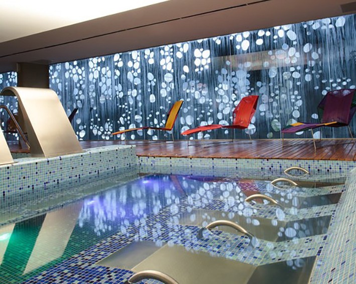 Cephelerden Mobilyaya: Tasarımda Cam Kullanmanın 7 Yolu