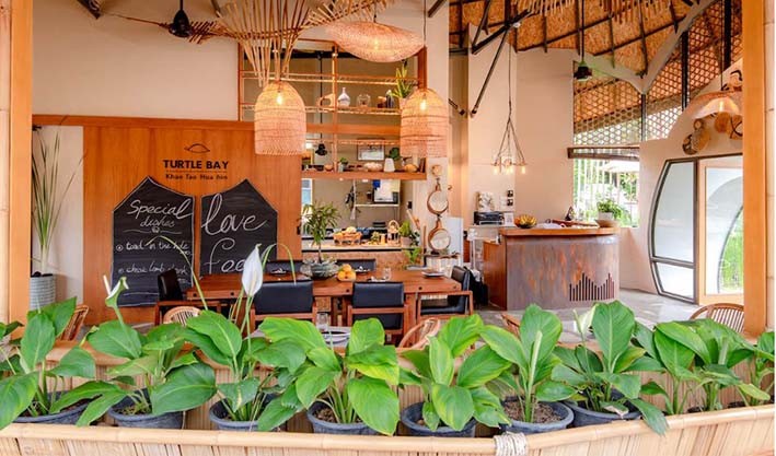 Tayland'da Bir Eko-Turist Oteli: Yüzen Bambu Bungalovlar