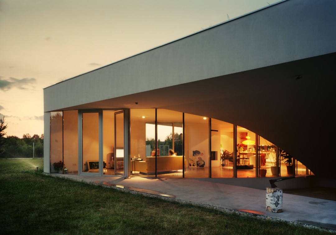 OUTrial House – by KWK PROMES