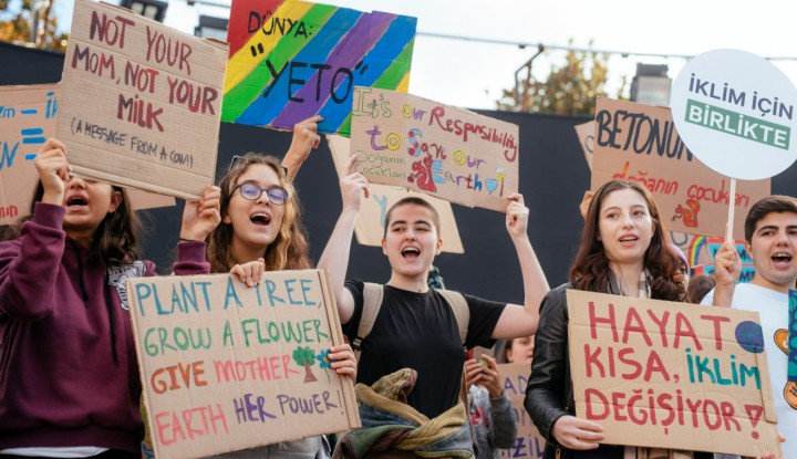 Gençlik Karbon Nötr ve Yaşanabilir Bir Türkiye İçin Sokakta!