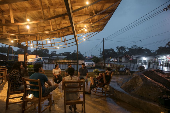 Halk İçin Mekan Örnekleri
