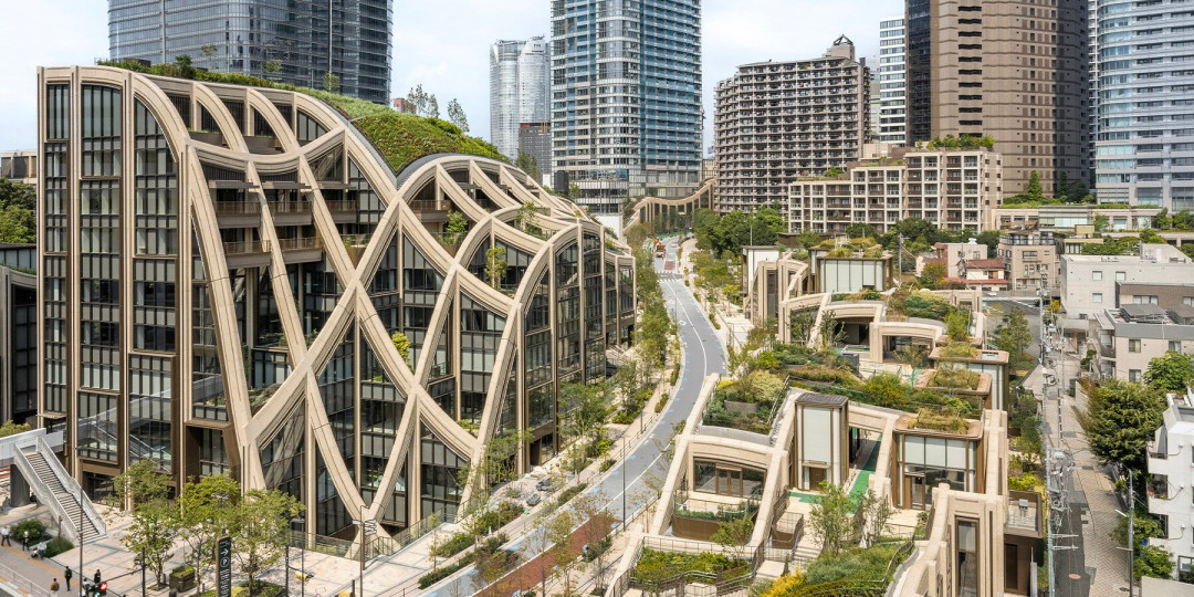 Tokyo'nun Kalbinde Karma Kullanımlı Yeşil Bir Cennet