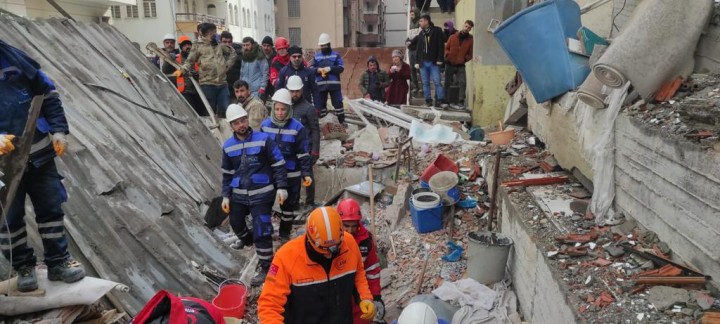 Dicle Elektrik,  Depremde Hasar Gören İllere Yardım Desteğini Sunuyor