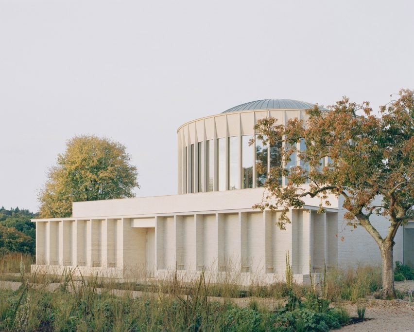 James Gorst Architects'in Sürdürülebilir Ahşap Çerçeveli Tapınağı