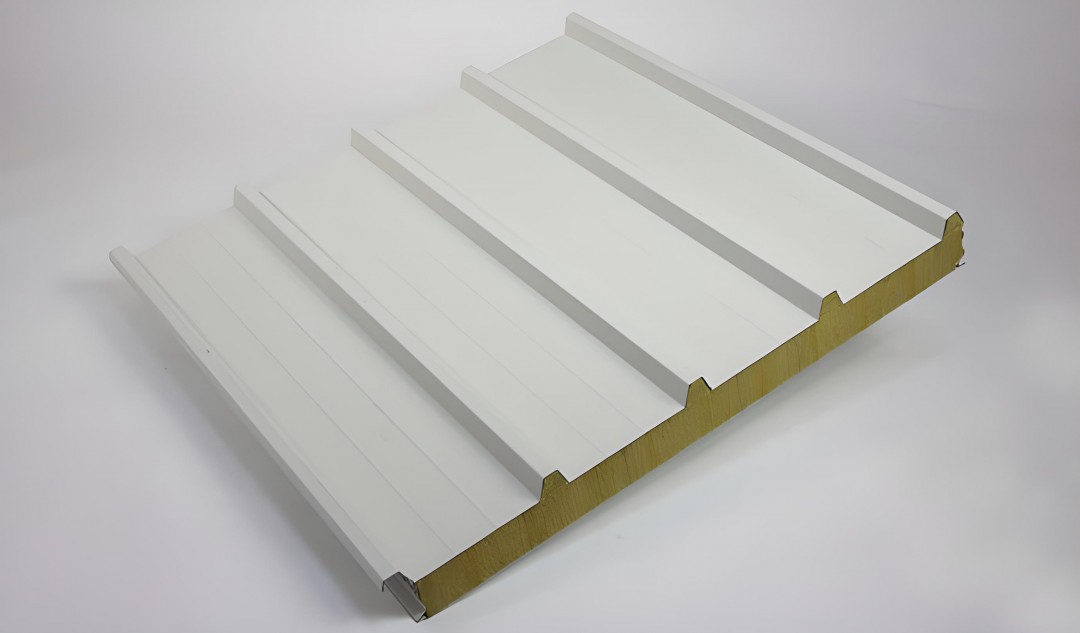 İzocam Tekiz yalıtımlı çatı panelleri