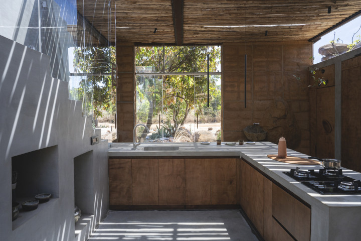 Kurak Alanda İnşa Edilmiş Sürdürülebilir Bir Konut