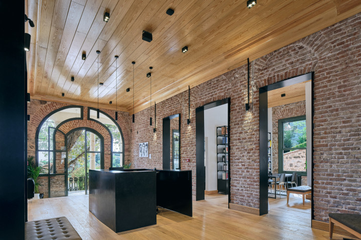 Taş Mektep'in Tarihi Restorasyonu