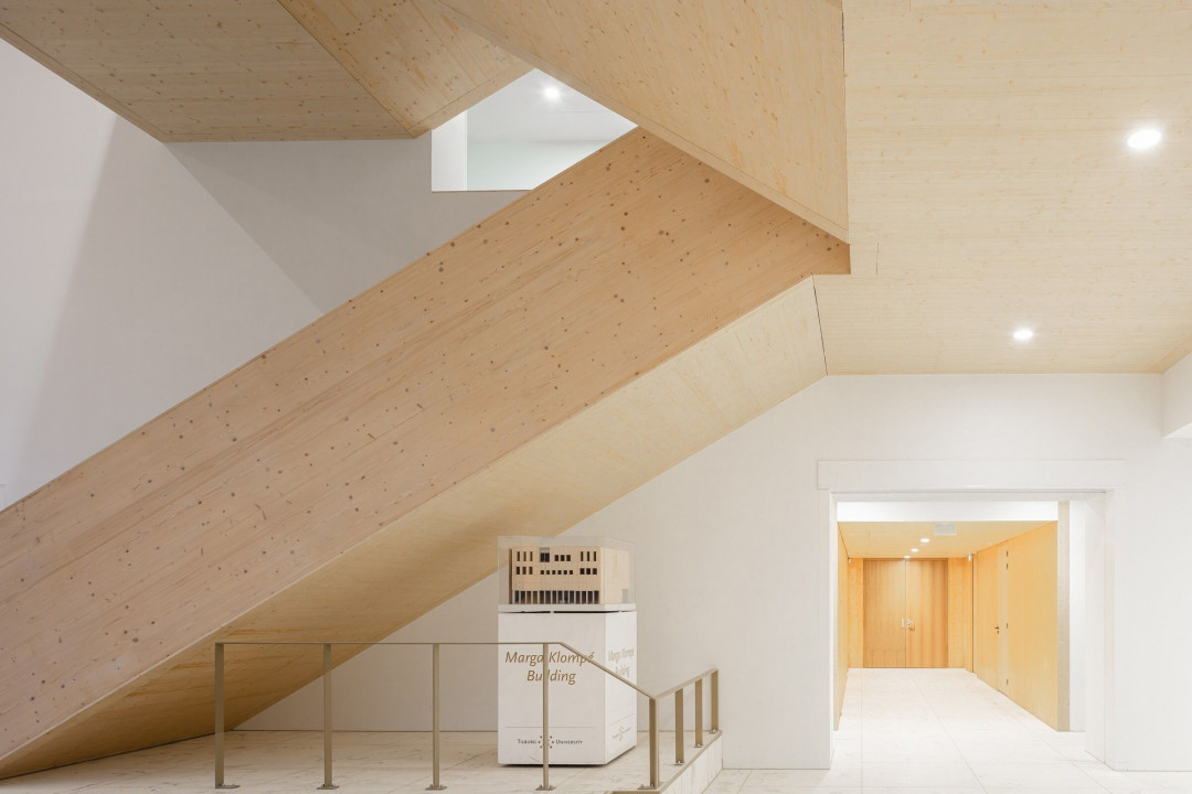 Marga Klompé binası