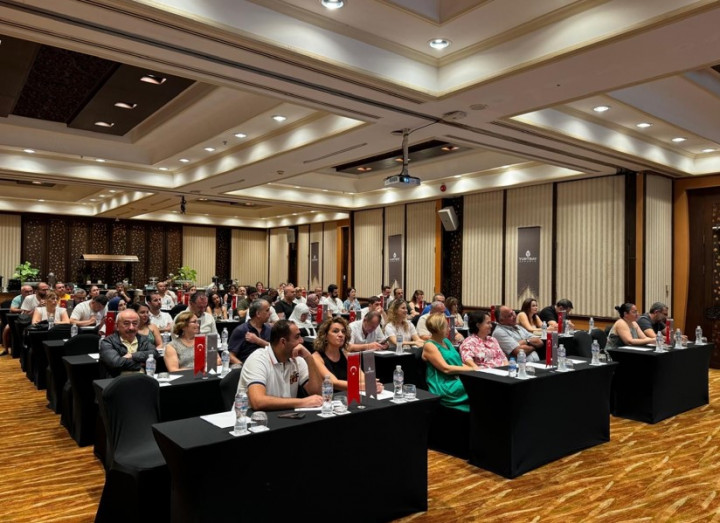 Yurtbay Seramik Ailesi Phuket’te Buluştu