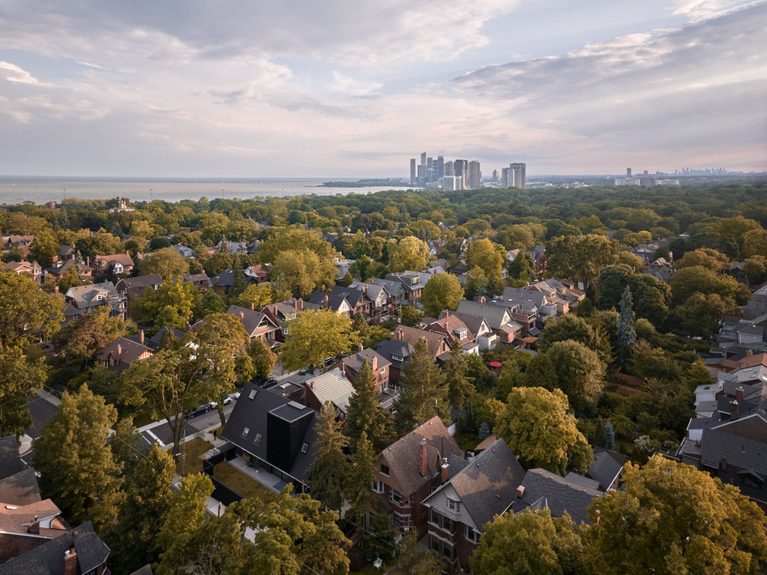 Geleneksel Çatılı Ev