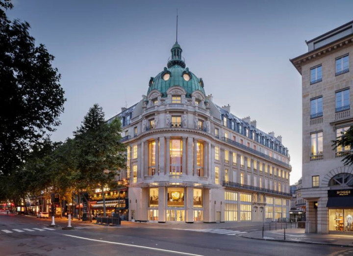 Pathé Palace: Tarihi Cephe, Modern Mimari