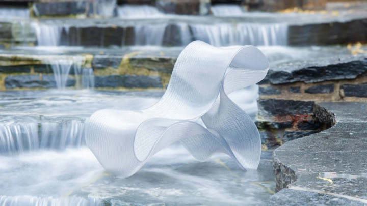 Ruffini Sandalye: Geri Dönüşümden Doğan Form