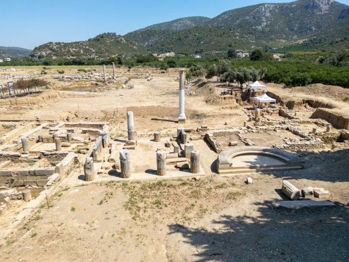 Klaros Kazıları Devam Ediyor...