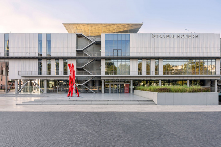 Bettina Pousttchi’nin “Dikey Otoyollar”ı  İstanbul Modern’de