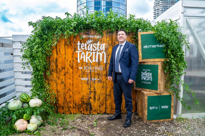 Akmerkez’in Üçgen Teras’ı Yeşerdi