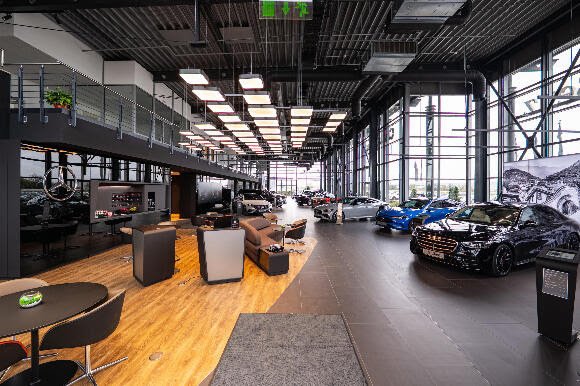 Cephe Aynı, Mekân Yeni