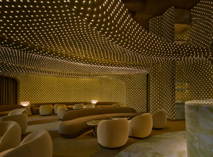 Zaha Hadid Kulesinde Yeni Mekân: Peridot Bar