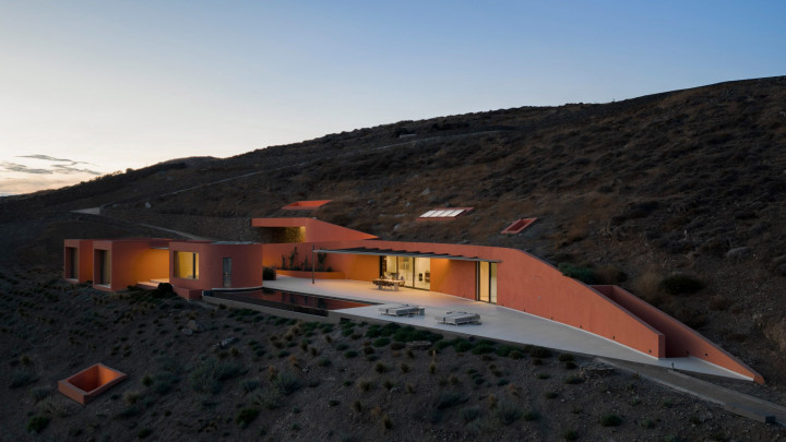 Ateno Architecture Studio’dan Syros’ta 7 Süitli Tatil Köyü Tasarımı