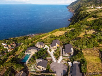 Kayıp Cennette, Evden Uzakta Bir Ev