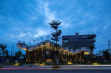 Temsili Bir Kasaba: Fly Box