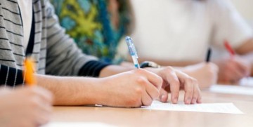 Nef’ten Öğrencilere Burs Desteği