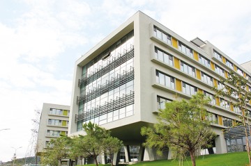 Yalın Bir Mimari İle Özyeğin Üniversitesi