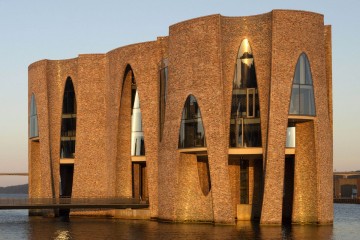 Parabolik Kemer: Fiyort Evi