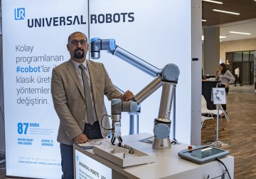 Universal Robots, Üretimin Merkezine İnsanı Yerleştiriyor